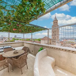 https://augubio-penthouse.splithotels.org